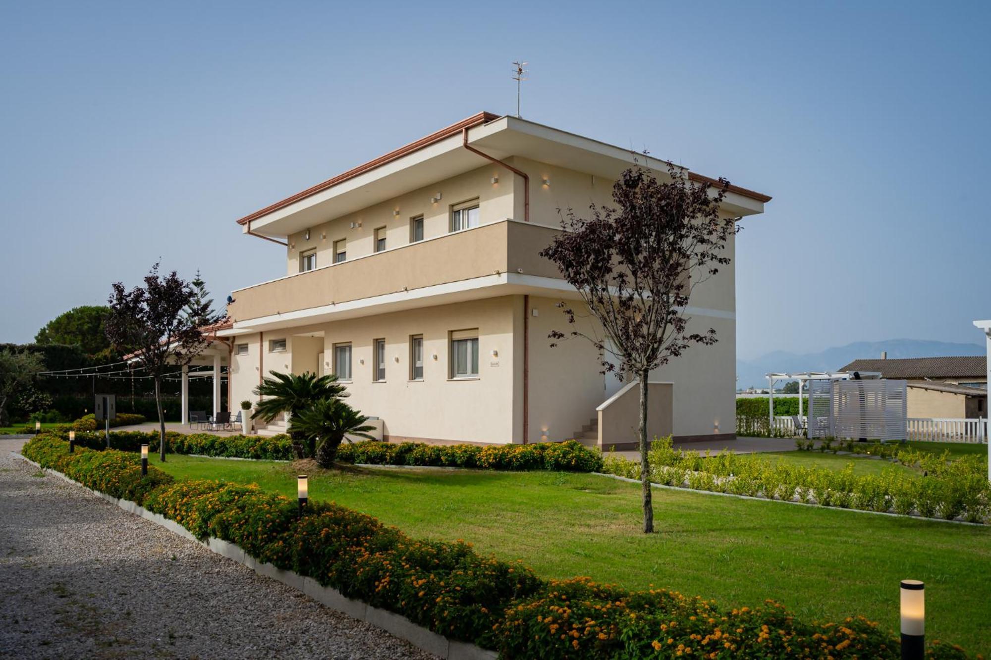ياتّيباليا Villa Zefiro Suites & Events المظهر الخارجي الصورة