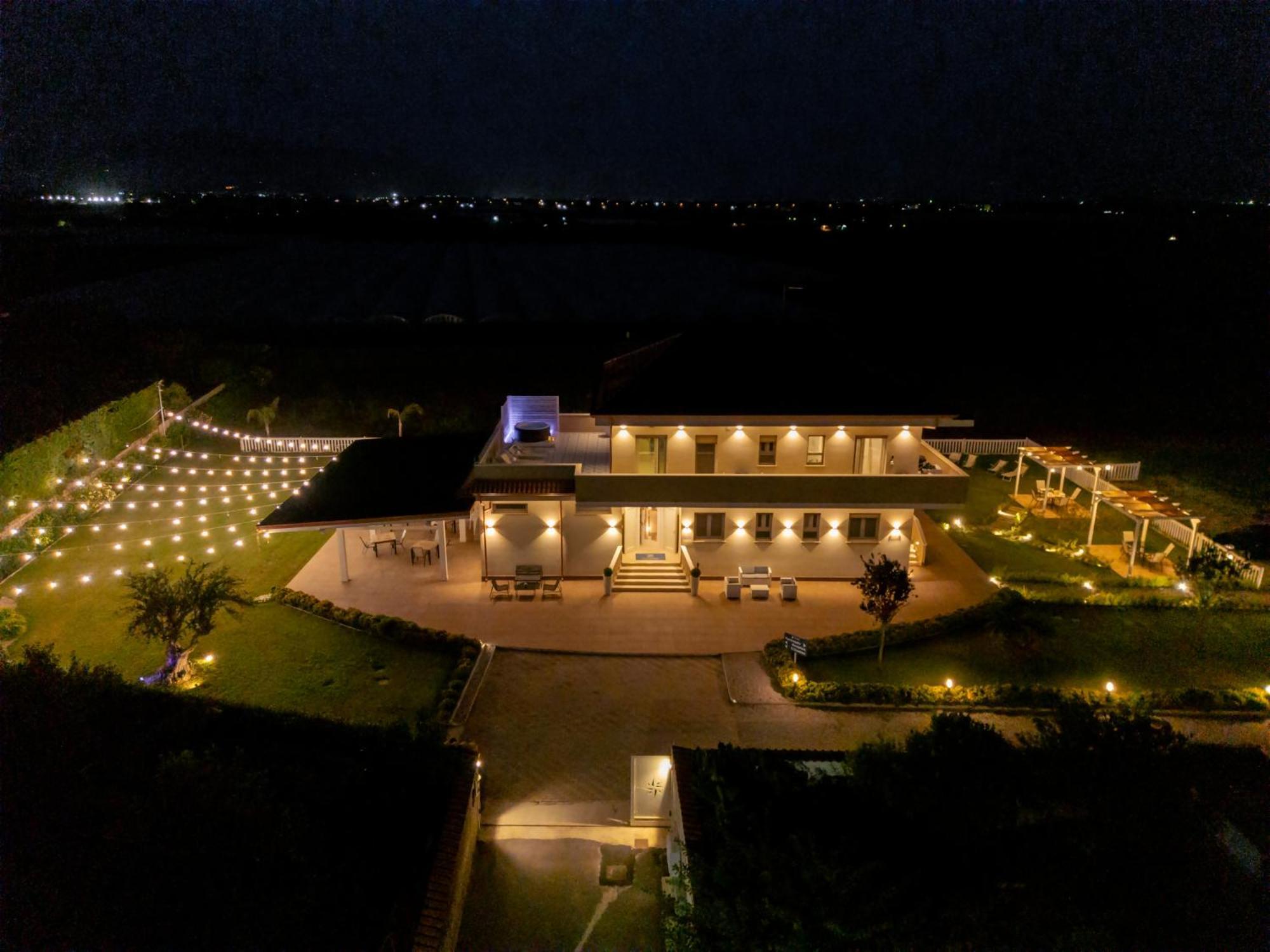 ياتّيباليا Villa Zefiro Suites & Events المظهر الخارجي الصورة