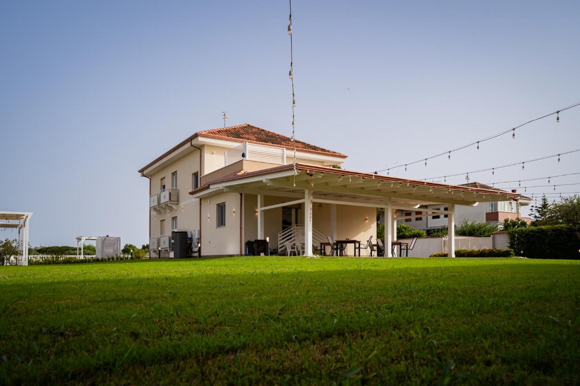 ياتّيباليا Villa Zefiro Suites & Events المظهر الخارجي الصورة