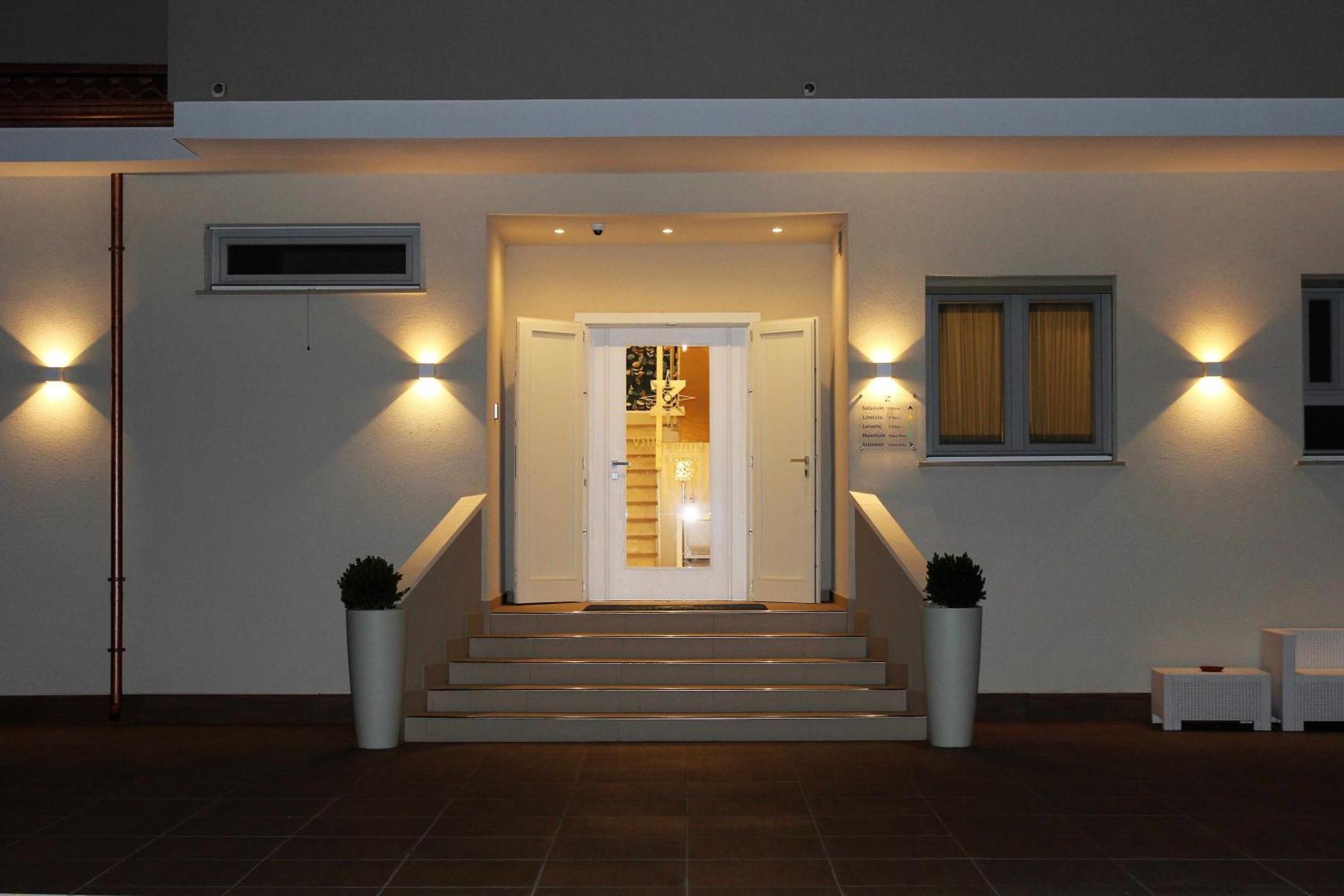 ياتّيباليا Villa Zefiro Suites & Events المظهر الخارجي الصورة